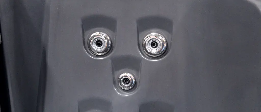Stream_1834x791_Jet-close-up.webp